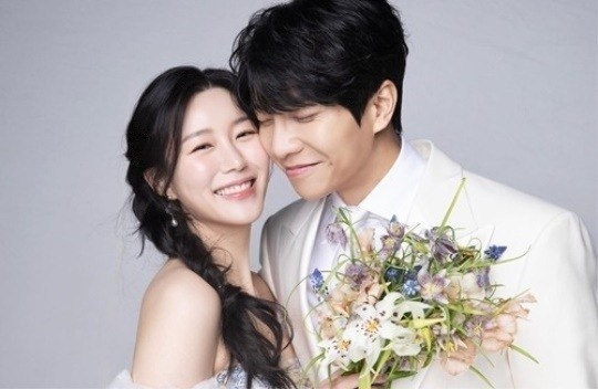 Lee Seung Gis 477 Seat Concert Sold Out Despite Controversy Surrounding Recent Marriage 0847