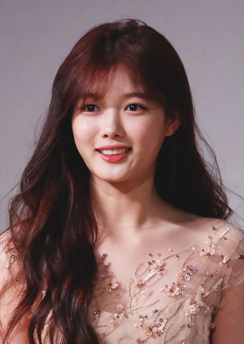 Kim Yoo Jung Is In Discussion For A New Role For An Upcoming Historical