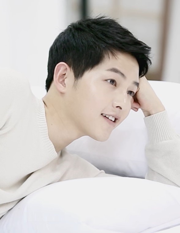 Song Joong Ki Celebrates Valentine's Day By Setting Up His Official ...