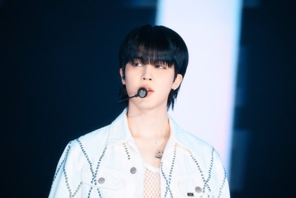 BTS Jimin Becomes First Korean Soloist to Top Billboard's 'Artist 100' Chart BTS Jimin Becomes First Korean Soloist to Top Billboard's 'Artist 100' Chart