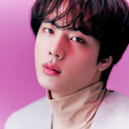 BTS Jin's 'The Astronaut' Breaks K-Pop Record with 13 Million Shazams BTS Jin's 'The Astronaut' Breaks K-Pop Record with 13 Million Shazams