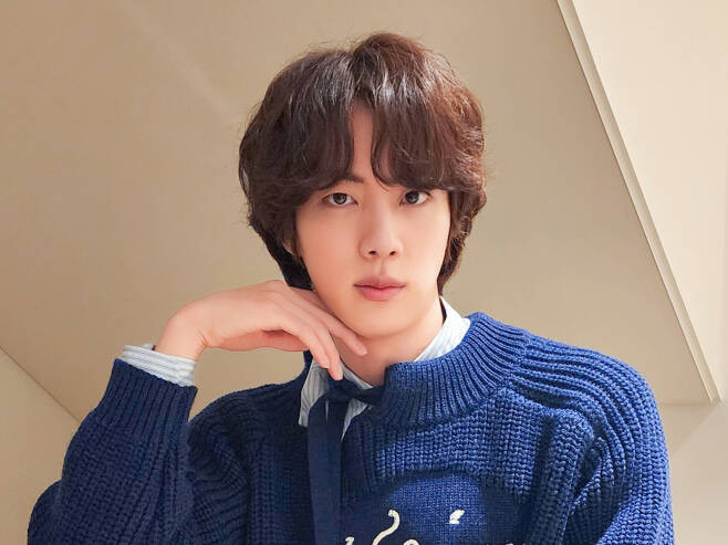 BTS Jin's 'The Astronaut' Soars to Number One on Spotify's UAE Weekly Chart: A Spectacular Comeback BTS Jin's 'The Astronaut' Soars to Number One on Spotify's UAE Weekly Chart: A Spectacular Comeback