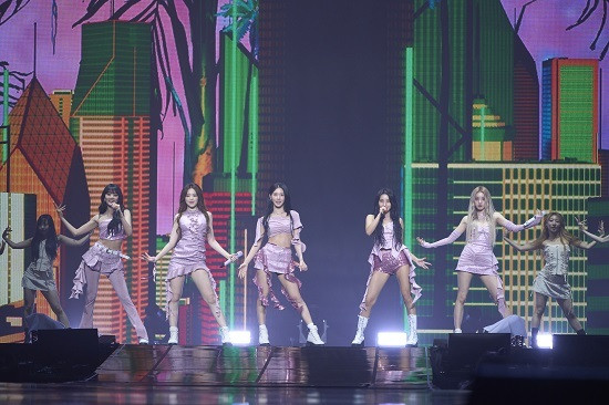 (G)I-DLE Owns the Stage with a Unique Blend of Personal Style and Hit Songs, Lives up to the 'Concert Hotspot' Hype