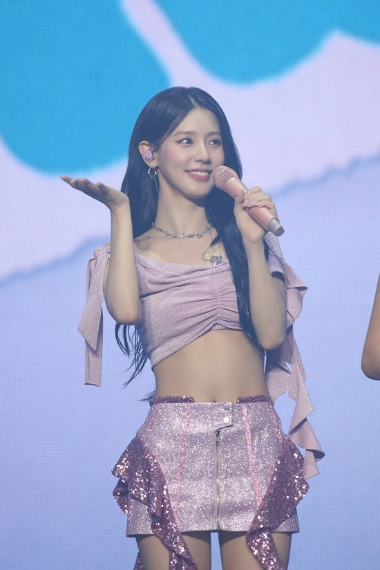 (G)I-DLE Owns the Stage with a Unique Blend of Personal Style and Hit Songs, Lives up to the 'Concert Hotspot' Hype (G)I-DLE Owns the Stage with a Unique Blend of Personal Style and Hit Songs, Lives up to the 'Concert Hotspot' Hype