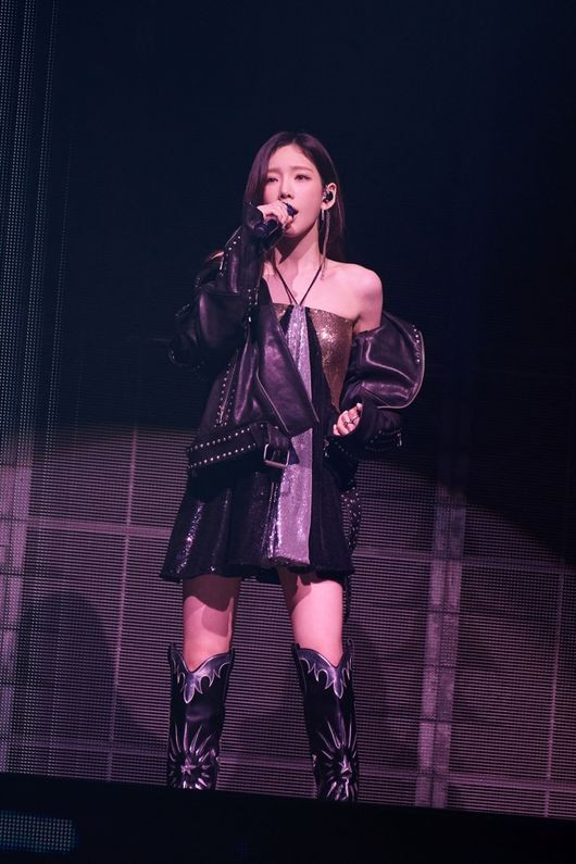 Taeyeon Paints Taipei Pink: The Power of a 'Trust and Listen' Phenomenon Taeyeon Paints Taipei Pink: The Power of a 'Trust and Listen' Phenomenon