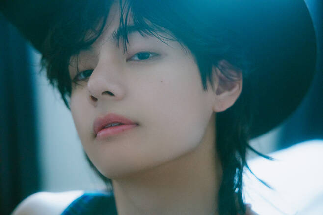 BTS V Dominates Global Charts with Pre-release Tracks 'Love Me Again' & 'Rainy Days' BTS V Dominates Global Charts with Pre-release Tracks 'Love Me Again' & 'Rainy Days'