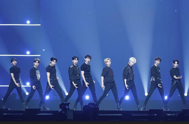 ZeroBaseOne Mesmerizes 18,000 Fans at Debut Fan Concert ZeroBaseOne Mesmerizes 18,000 Fans at Debut Fan Concert