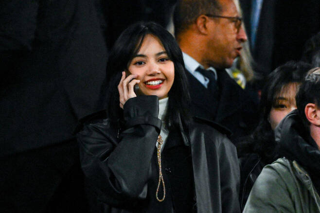 Blackpink's Lisa Cheers at Soccer Match with Rumored Billionaire Beau ...