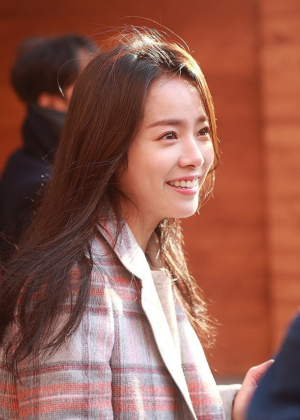 Han Ji Min Reveals What She Learned About Her Character Josée In New Film