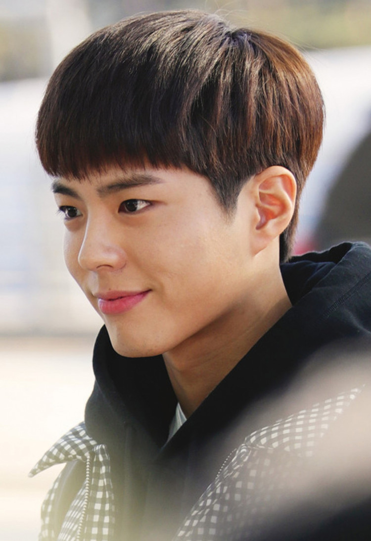 Missing Park Bo Gum? Watch His Full Smiles In This Navy's Promotional ...