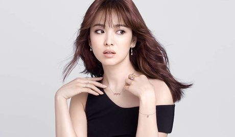 Song Hye Kyo Answers Questions About Herself in Bottega Veneta Fashion Film