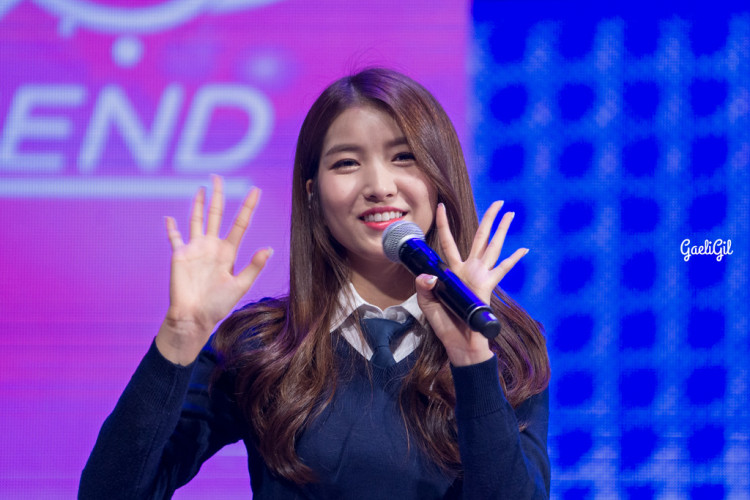 Gfriend Sowon Slammed For Posting Flirty Poses With A Nazi Soldier Mannequin