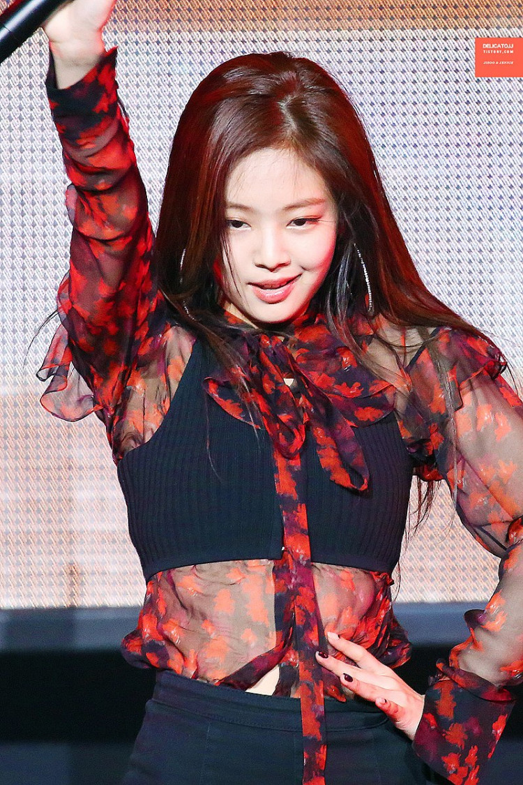Netizens Find BLACKPINK Jennie Charming For Soju But Suggest Beer As More Fit To Her