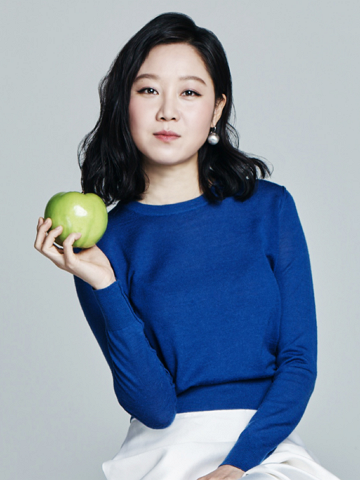 Gong Hyo Jin slays Harper's Bazaar