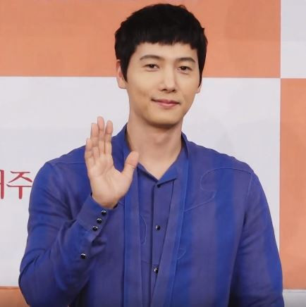 Lee Sang Woo talks about his wife