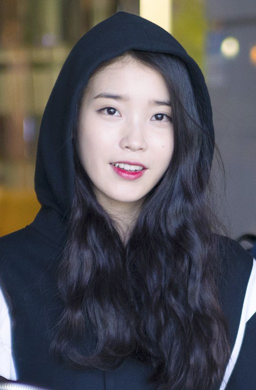 K-Pop Idol IU Allegedly Spotted On A Date With Korean Actor Yoo Ah In In Milan