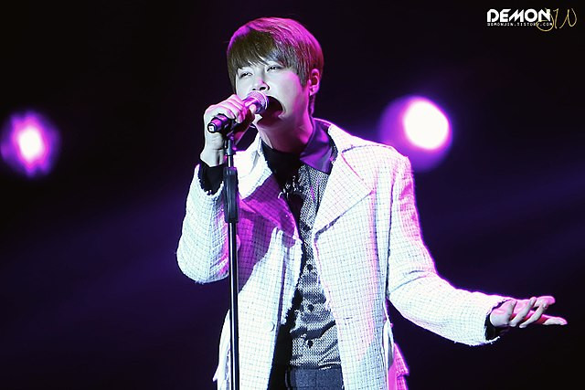 K-pop Star Shin Hye-sung Apologizes Amidst 2-Year Prison Sentence Request for Traffic Violations