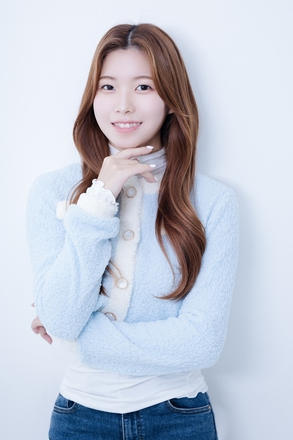 Seong Minji Joins Top Star Entertainment Alongside Kim Taeyeon 