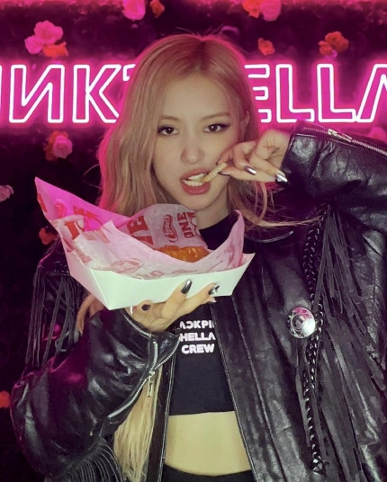 BLACKPINK's Rosé Wows with Flawless Visuals: Leaving Fans in Awe
