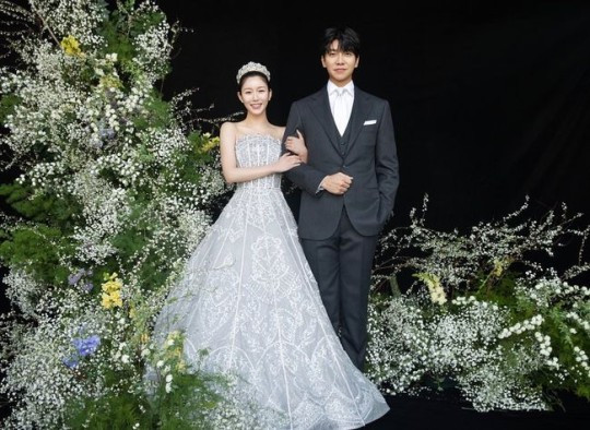 Lee Seung-gi and Lee Da-in's Heartwarming Act: Donating Over 100 M won in Wedding Gifts to Charity