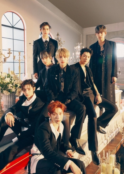 ENHYPEN Unveils First 'Dazzling Dark Saga' Concept Teaser for 'DARK BLOOD'