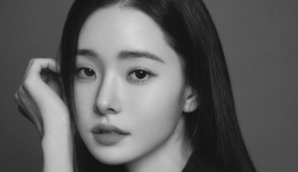 Song Jia Makes a Comeback After 'Counterfeit Controversy,' Signs with Same Agency as Song Kang-ho
