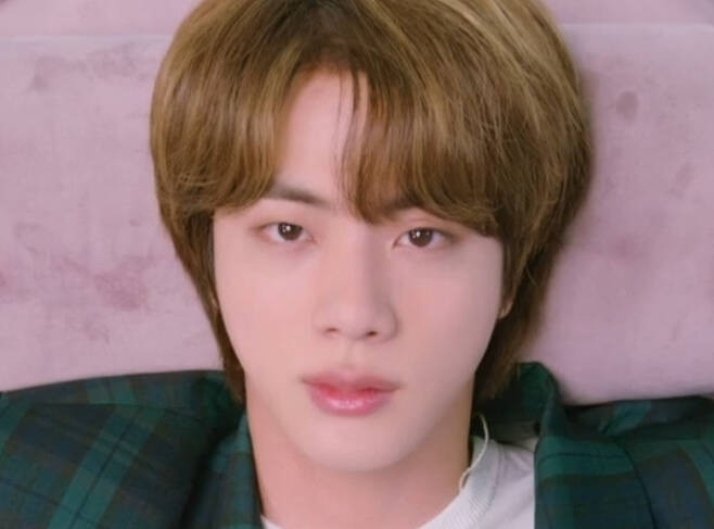 'Heavenly Vocals': BTS Jin's 'Abyss' Tops iTunes Charts in 17 Countries