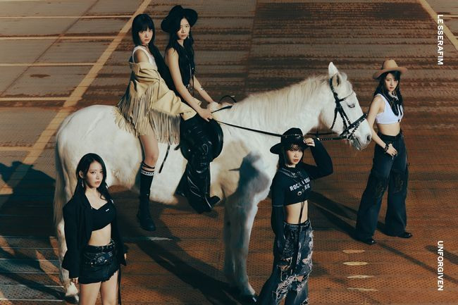 Le Sserafim Breaks New Record, Enters U.S. 'Billboard 200' for Fourth Consecutive Week as a Fourth-Generation Girl Group