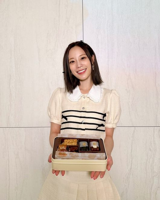 KARA's Youngji Wraps Up Solo Fan Meeting: 'Excited Day by Day Preparing for Solo Debut'