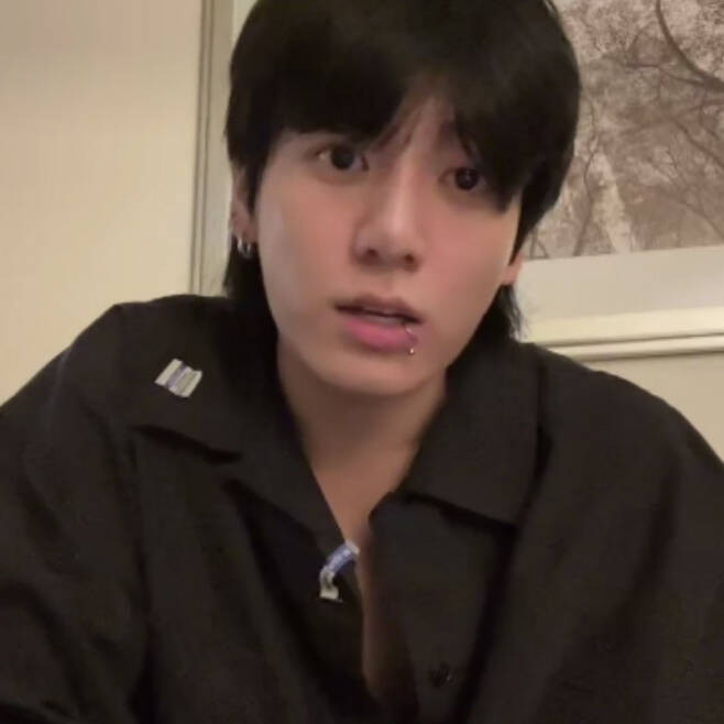 BTS Jungkook Captivates Fans Worldwide with Unplugged Live Performance Despite a Cold: 'Sorry, the Server Crashed haha'