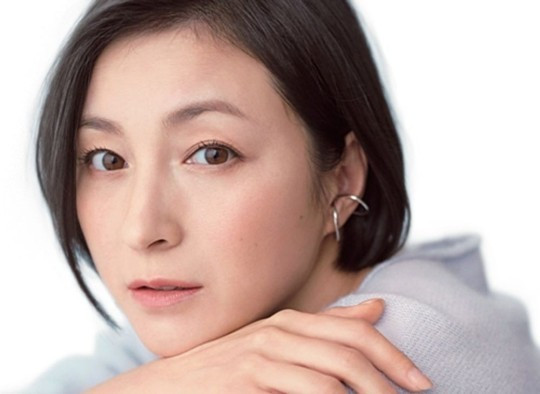 Japanese Actress Ryoko Hirosue Divorces Amidst Infidelity Scandal, Retains Custody of Children