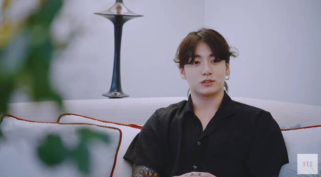 BTS Jungkook Reveals the Passionate Behind-The-Scenes of Solo Track 'Seven' Recording: From Straw Vocalization to Global Aspirations 