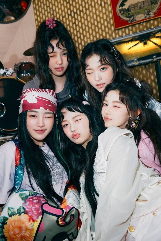 NewJeans Makes New History: Topping Billboard 200 and Three Songs Simultaneously on Hot 100, A First for K-Pop Girl Groups