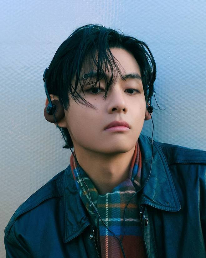 BTS V's 'FRI(END)S' Continues Its Success with Five Consecutive Weeks on the Billboard Global Charts