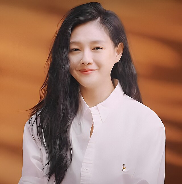 'Meteor Garden' Star Barbie Hsu Dies at 48 After Pneumonia Complications
